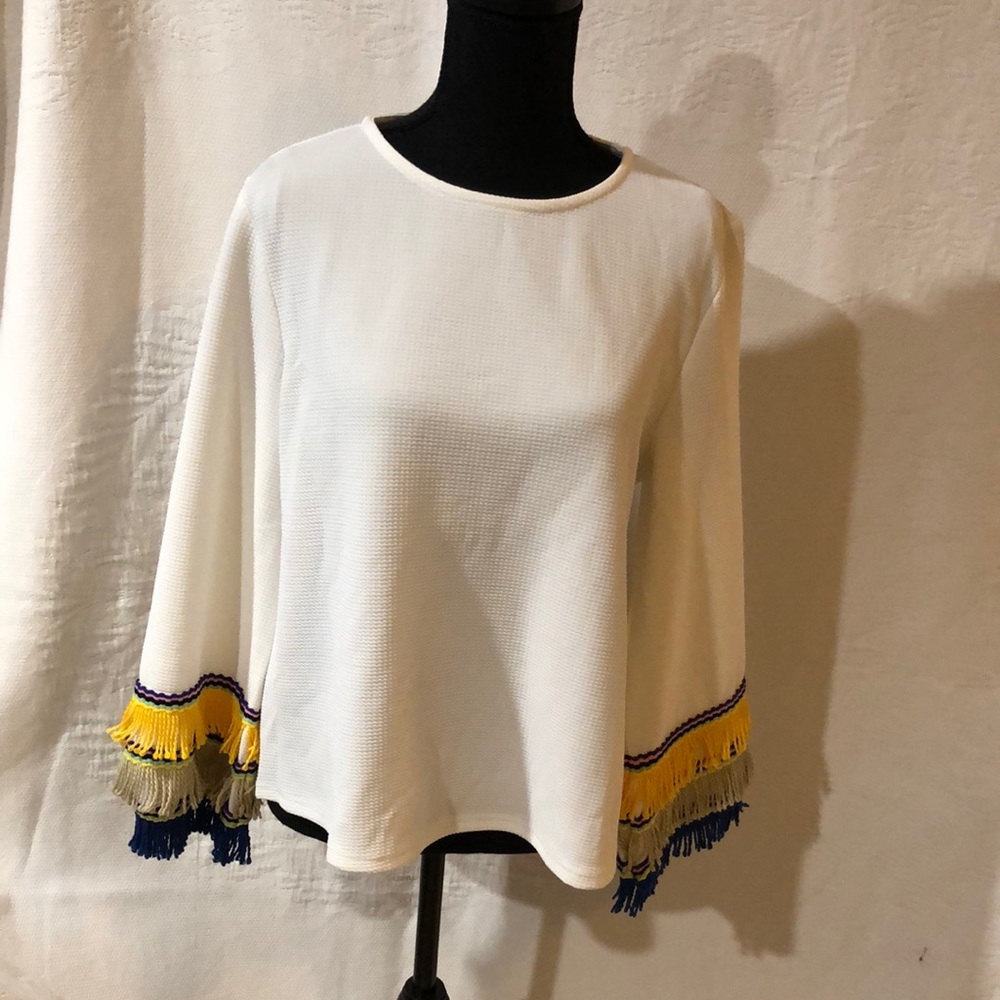Shein long sleeve top with crochet and yarn fringe cuff, size medium‎